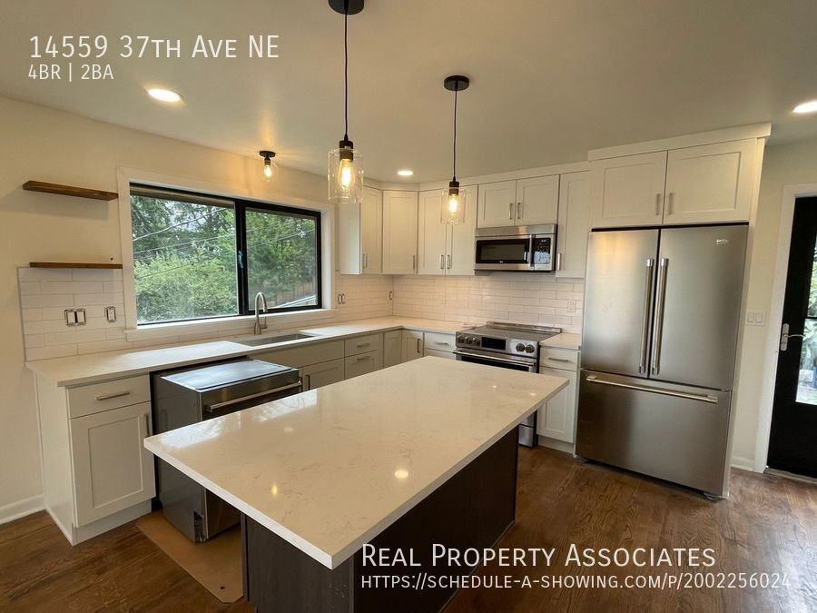 14559 37th Ave Ne - Photo 3 of 14