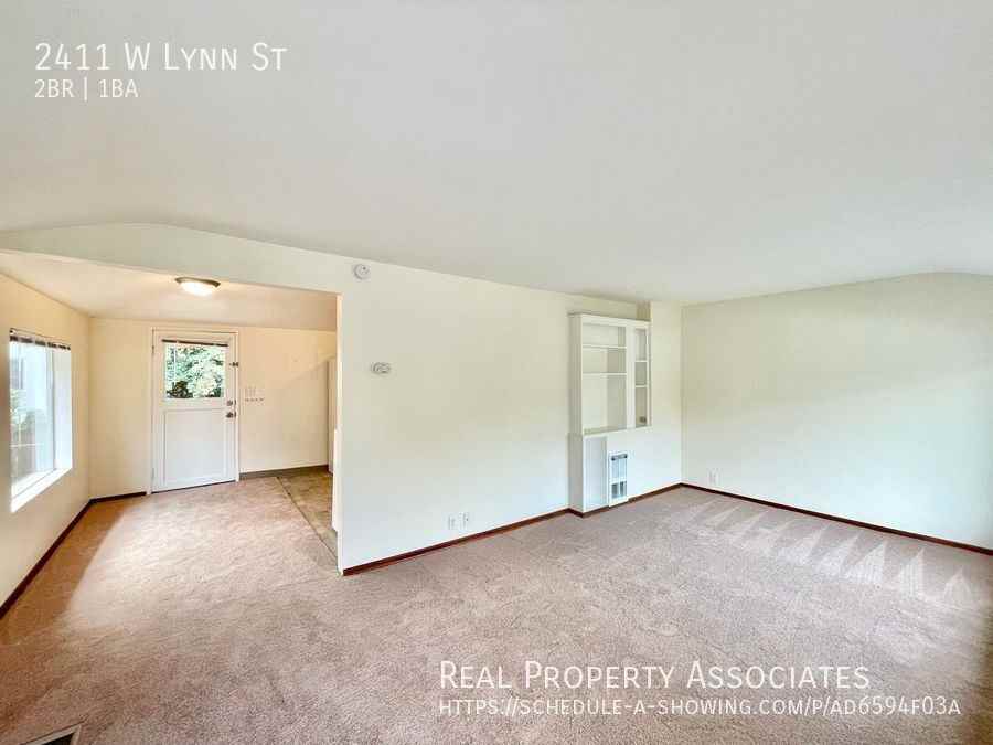 2411 W Lynn St - Photo 2 of 12