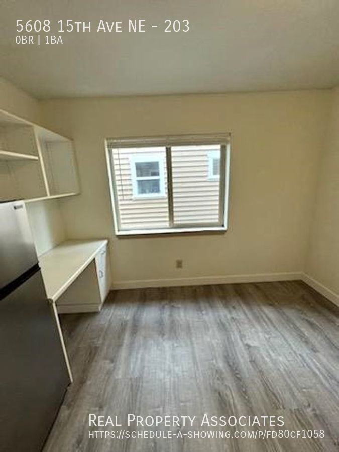 5608 15th Ave Ne #203 - Photo 4 of 8