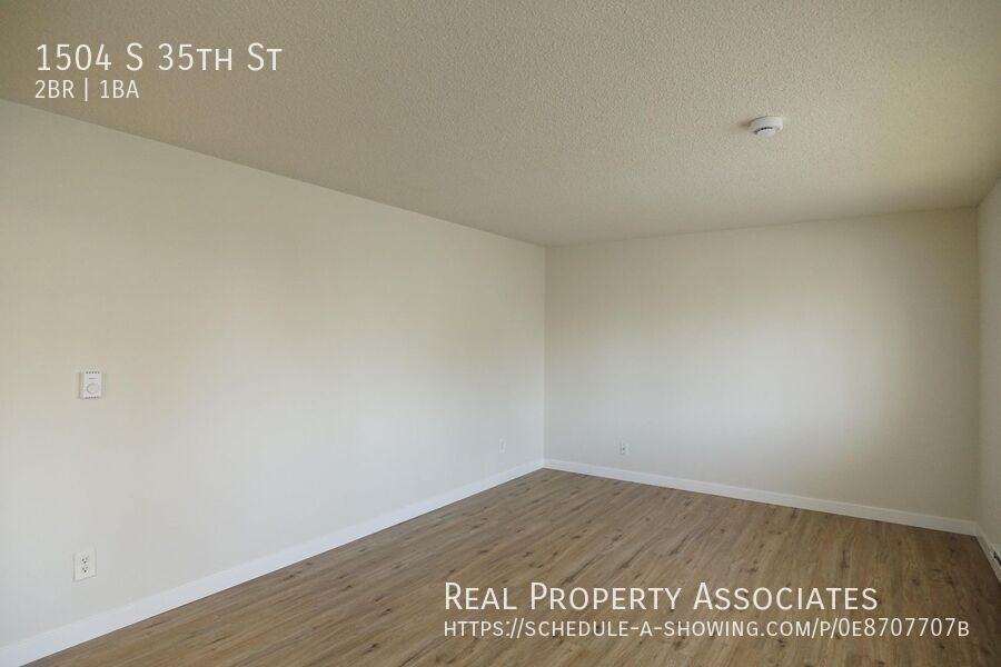 1504 S 35th St - Photo 6 of 16