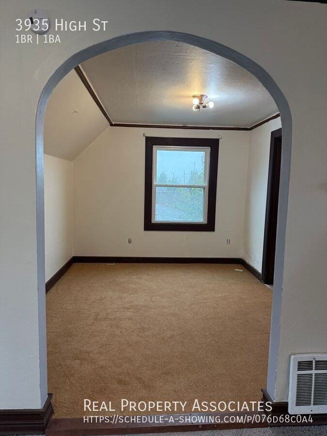 3935 High St - Photo 2 of 12