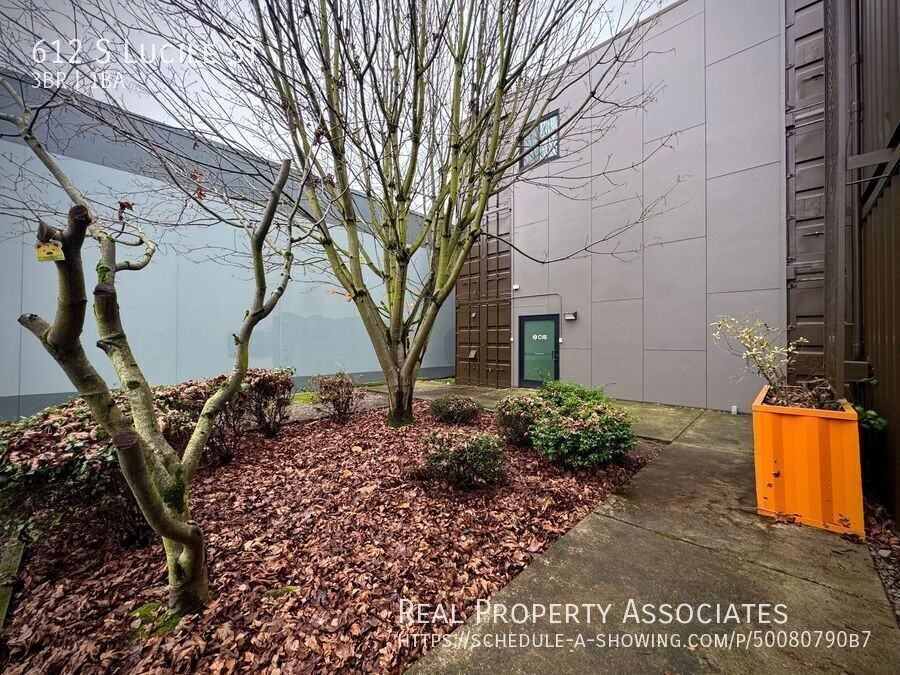 612 S Lucile St - Photo 3 of 20