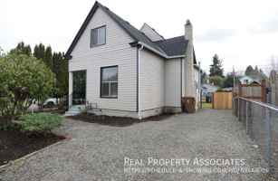 featured image of 3104 S 7th St