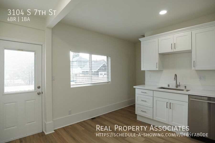 3104 S 7th St - Photo 3 of 25