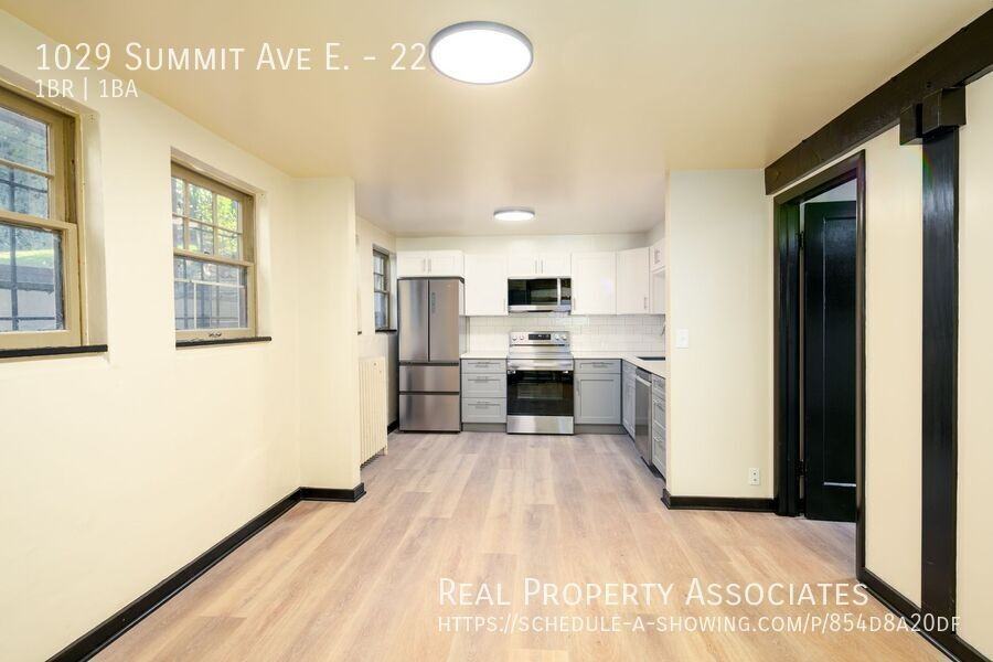 1029 Summit Ave E #22 - Photo 7 of 23