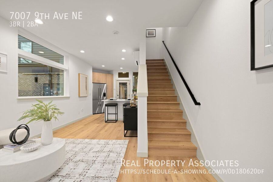 7007 9th Ave Ne - Photo 2 of 31