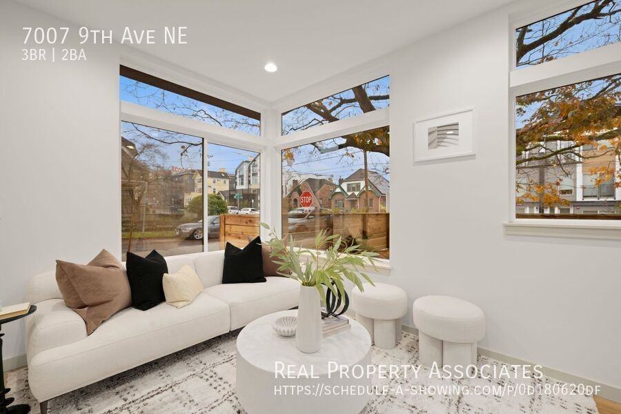 7007 9th Ave Ne - Photo 6 of 31