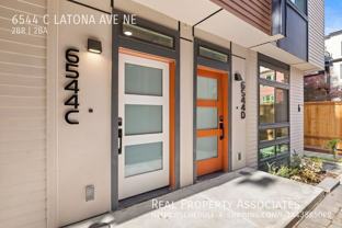 6544C Latona Ave Ne - Photo 1 of 1