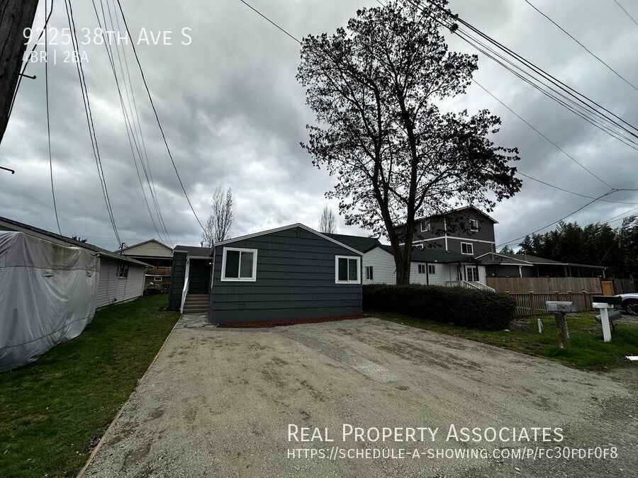 9225 38th Ave S - Photo 2 of 12