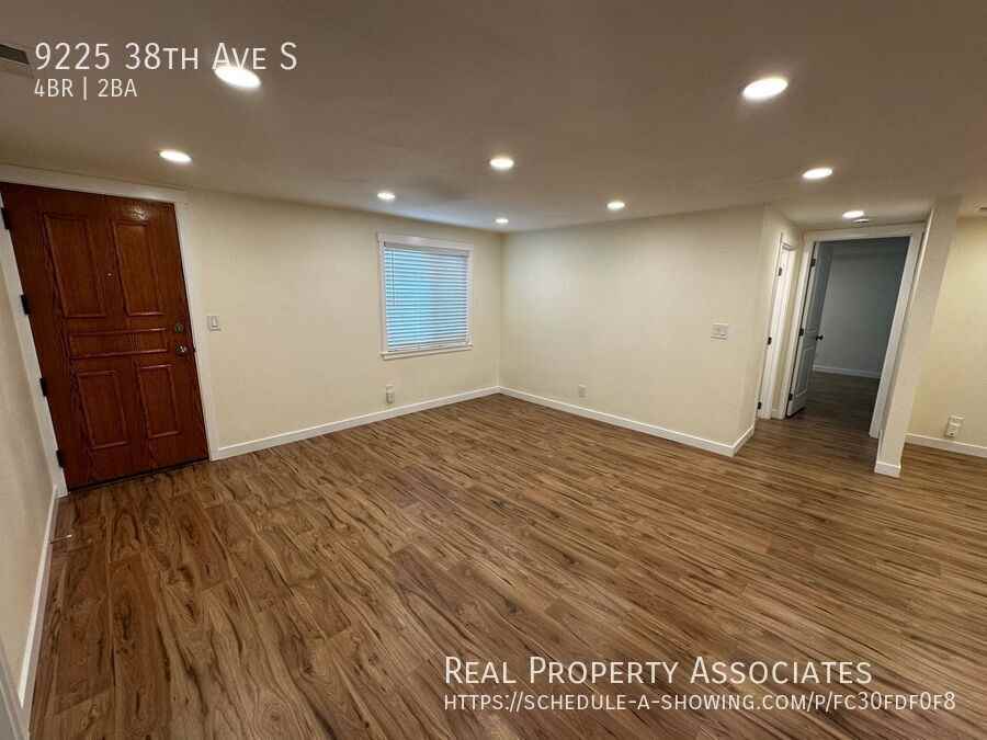 9225 38th Ave S - Photo 5 of 12