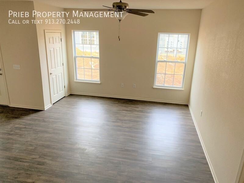 21652 W 126th Ter #21 - Photo 2 of 25