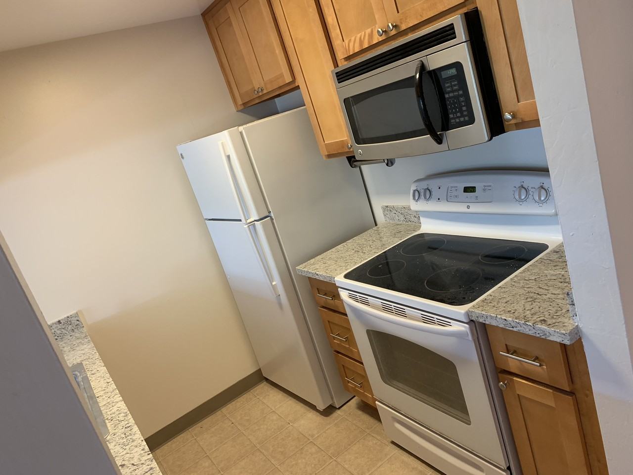 240 Hollis Ave #22 - Photo 3 of 34