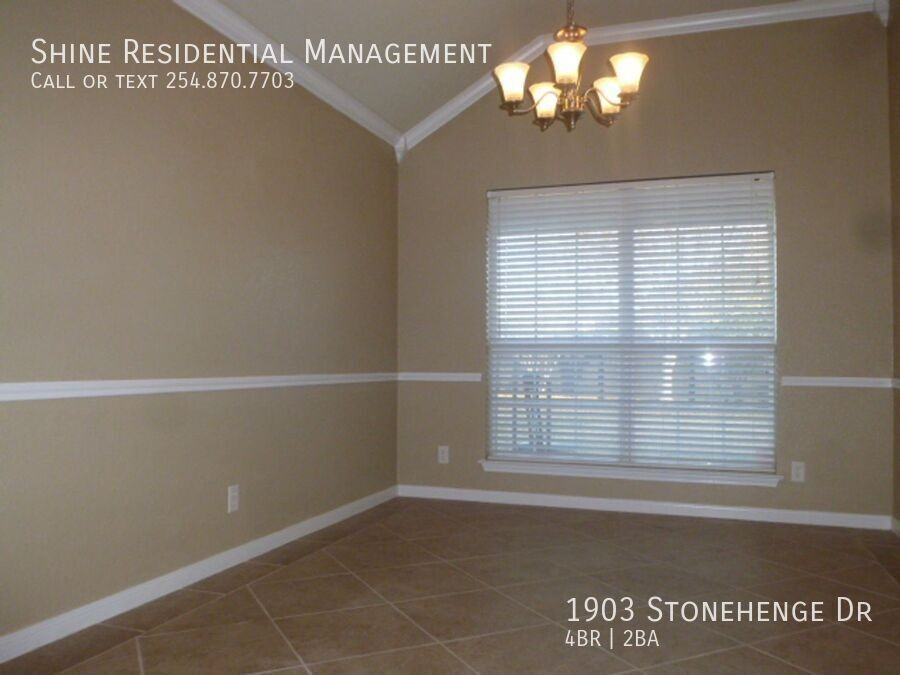 1903 Stonehenge Dr - Photo 4 of 13