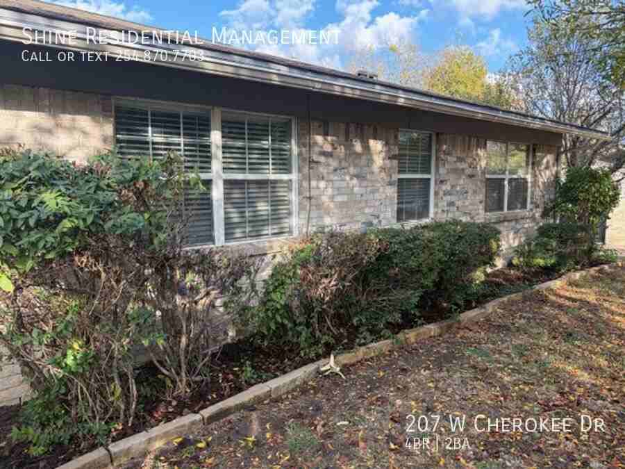 207 W Cherokee Dr - Photo 3 of 45