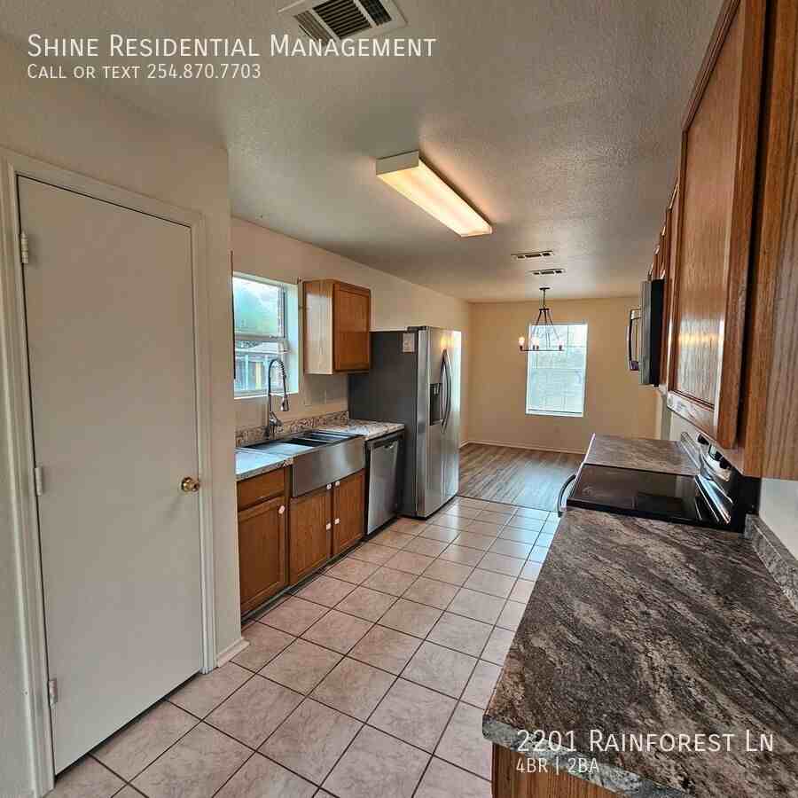 2201 Rainforest Ln - Photo 3 of 13