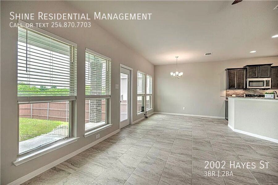 2002 Hayes St - Photo 6 of 22