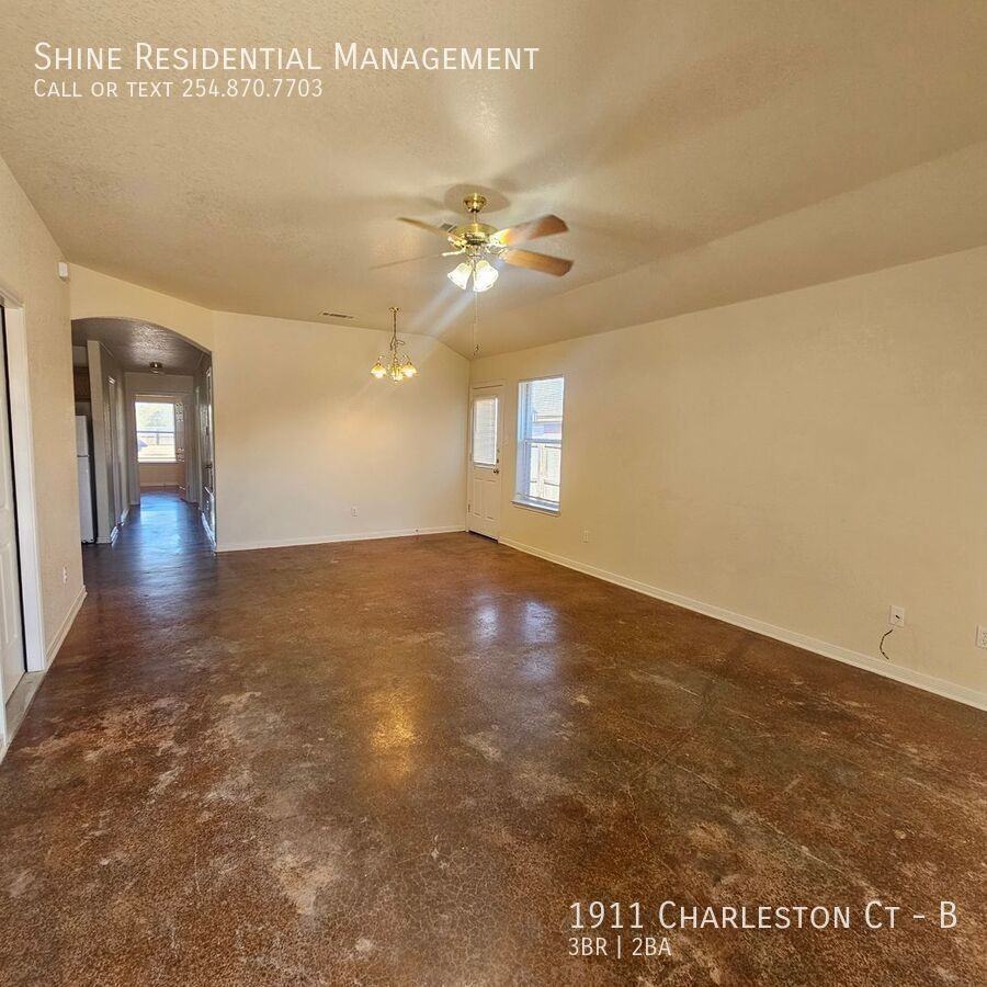 1911 Charleston Ct #B - Photo 2 of 9