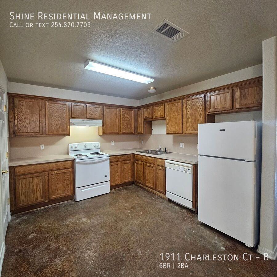 1911 Charleston Ct #B - Photo 3 of 9