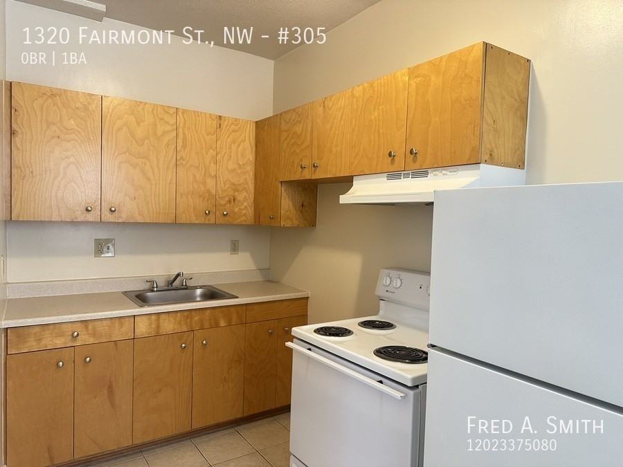 1320 Fairmont St Nw #305 - Photo 3 of 5