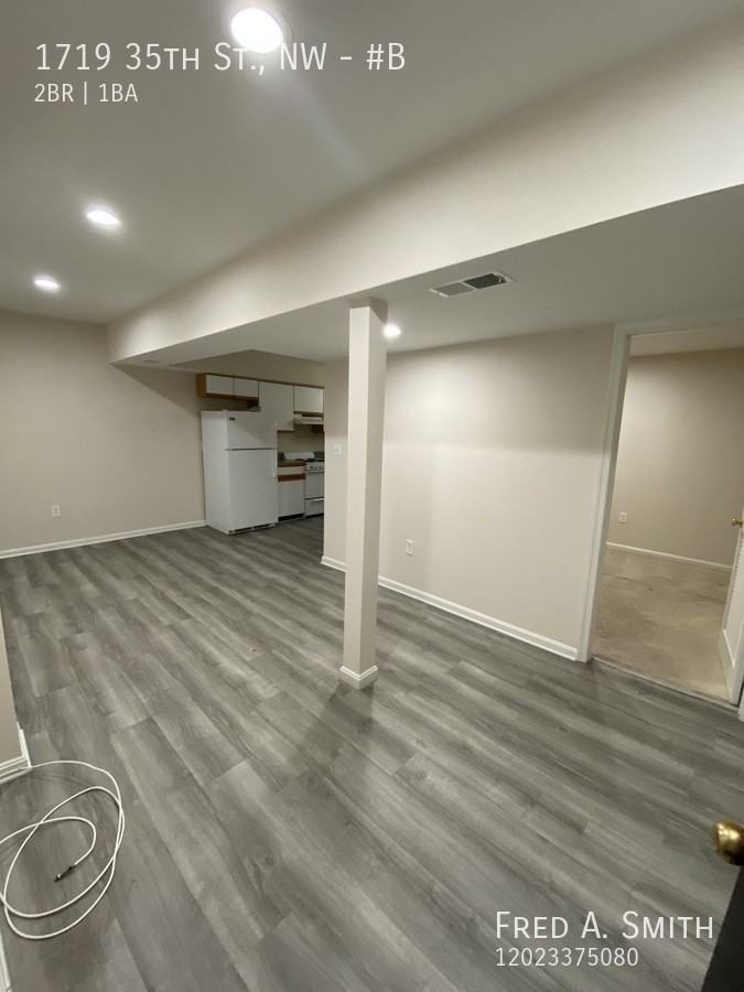 1719 35th St Nw #B - Photo 3 of 18