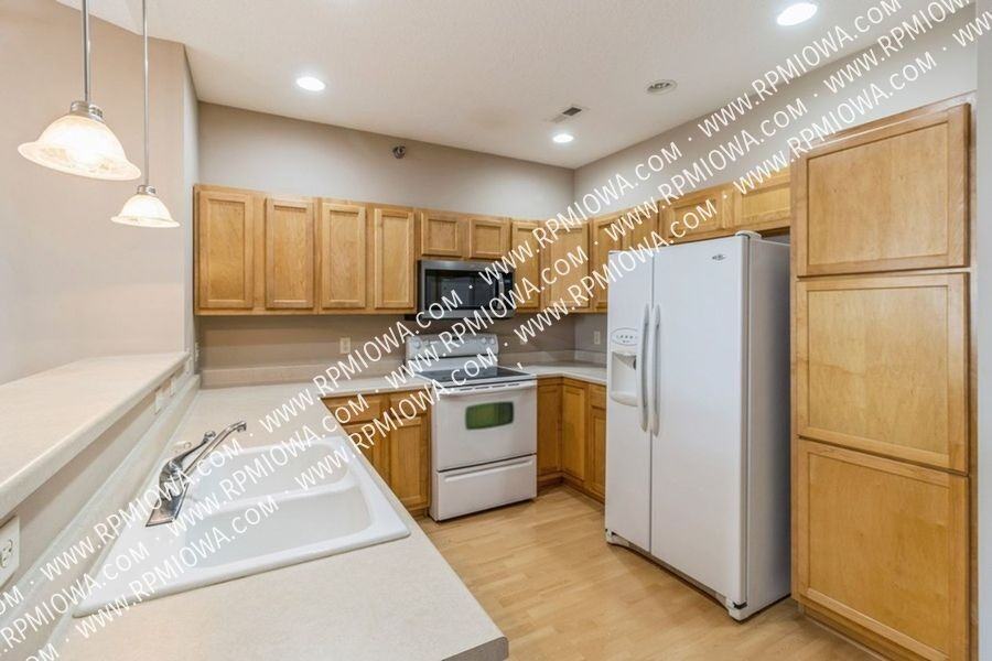 1307 Se University Ave #203 - Photo 5 of 16