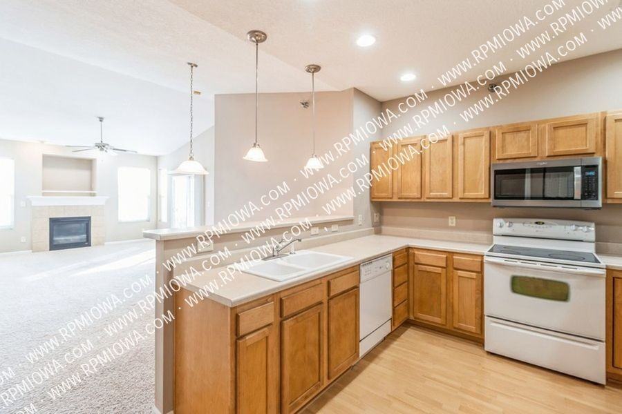 1307 Se University Ave #203 - Photo 6 of 16