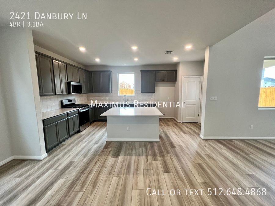 2421 Danbury Ln - Photo 3 of 22