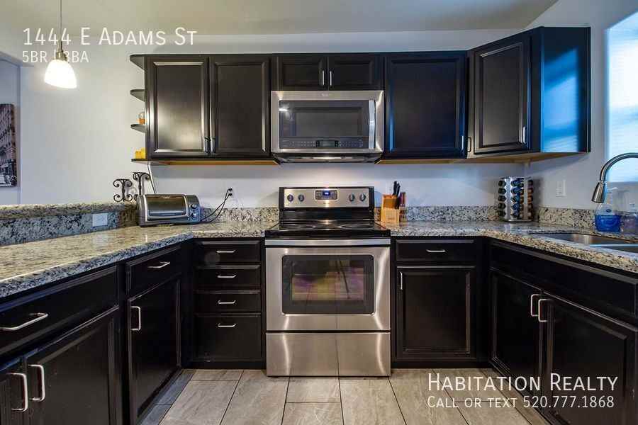 1444 E Adams St - Photo 3 of 18