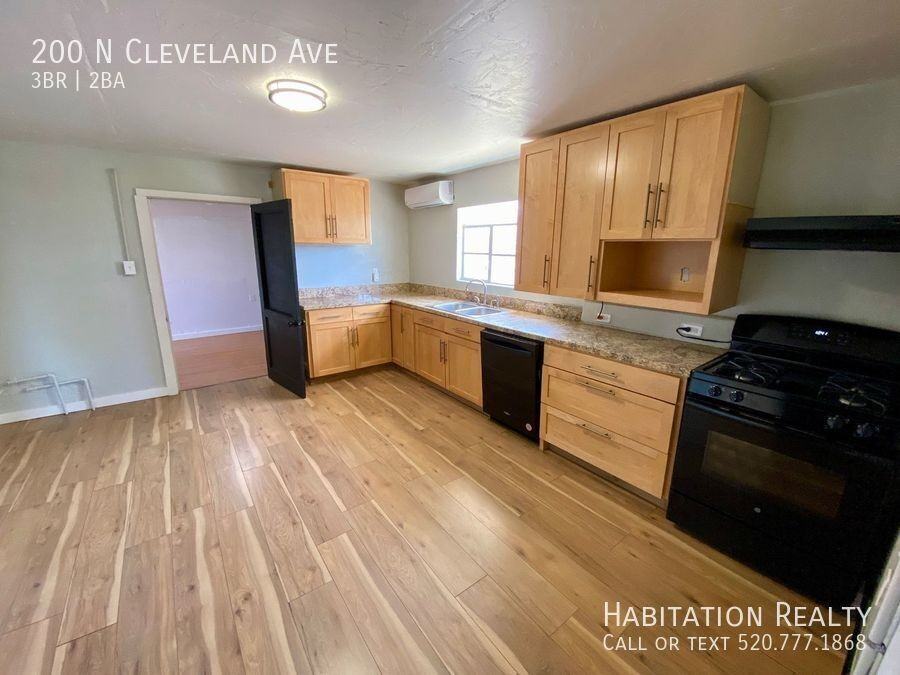 200 N Cleveland Ave - Photo 3 of 30