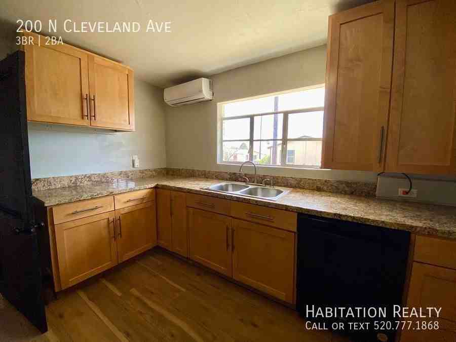 200 N Cleveland Ave - Photo 4 of 30