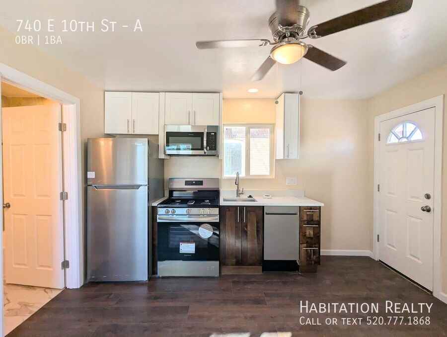 740 E 10th St #A - Photo 3 of 11