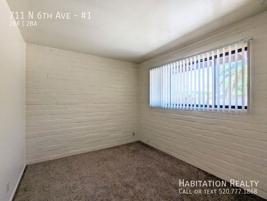 711 N 6th Ave #1 - Photo 7 of 12