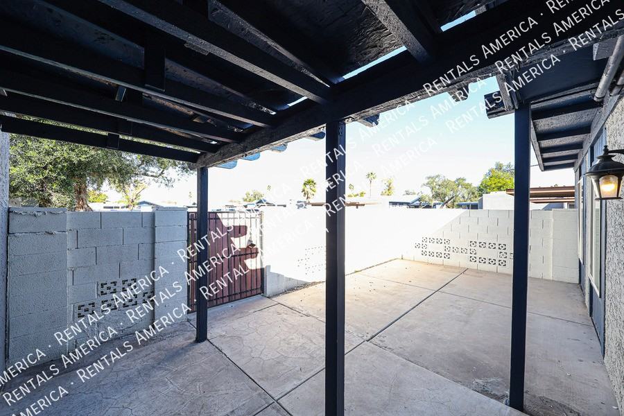 712 N Santa Barbara #17 - Photo 6 of 32