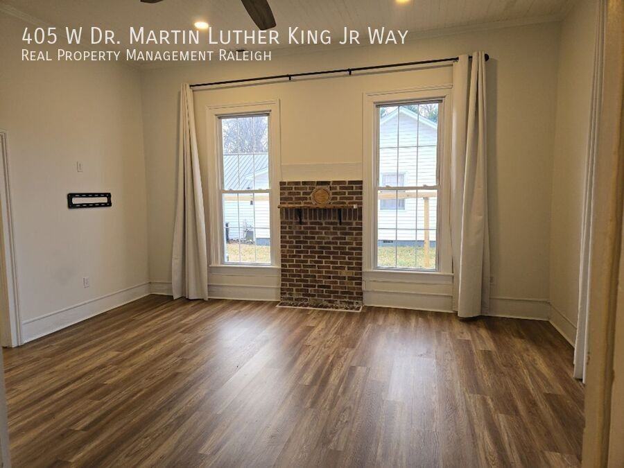 405 W Dr Martin Luther King Jr Way - Photo 2 of 17