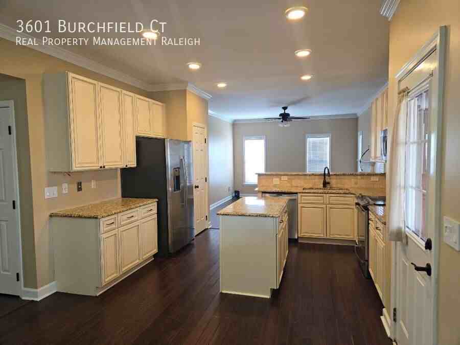 3601 Burchfield Ct - Photo 3 of 18