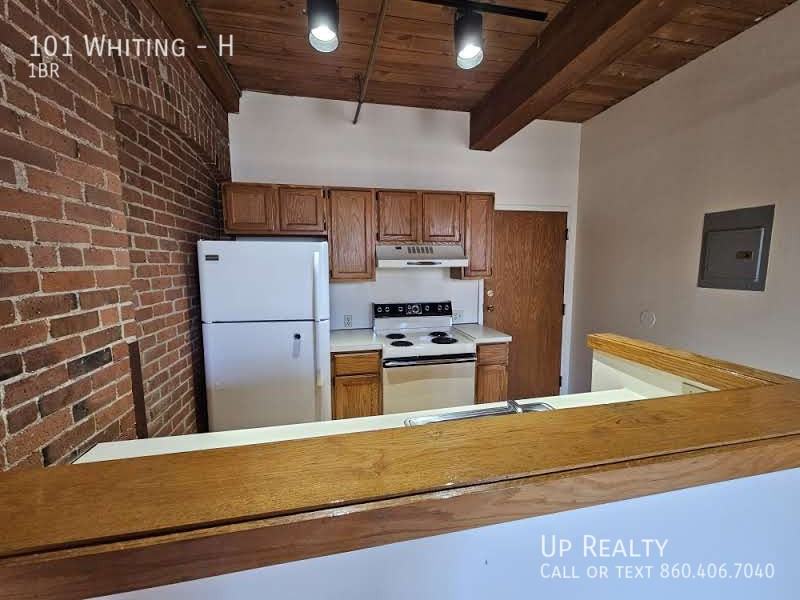 101 Whiting St #H - Photo 3 of 18