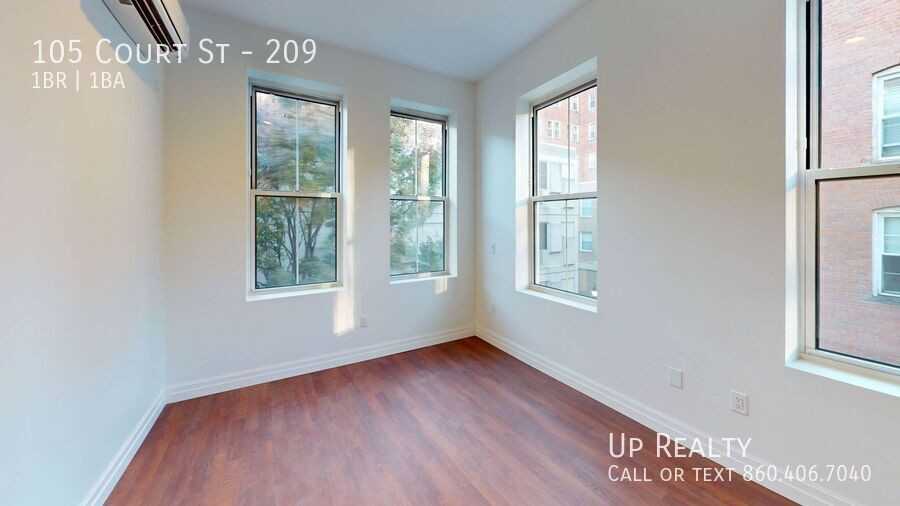 105 Court St - Photo 4 of 11