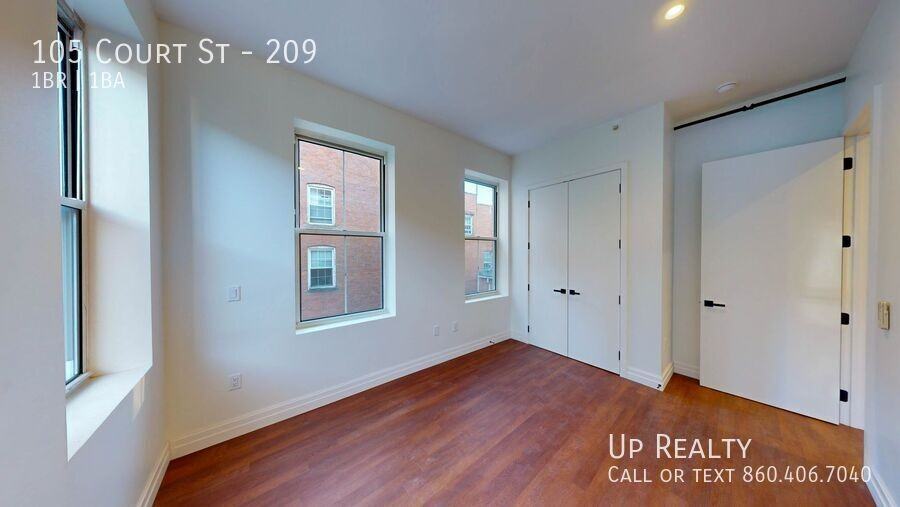 105 Court St - Photo 5 of 11