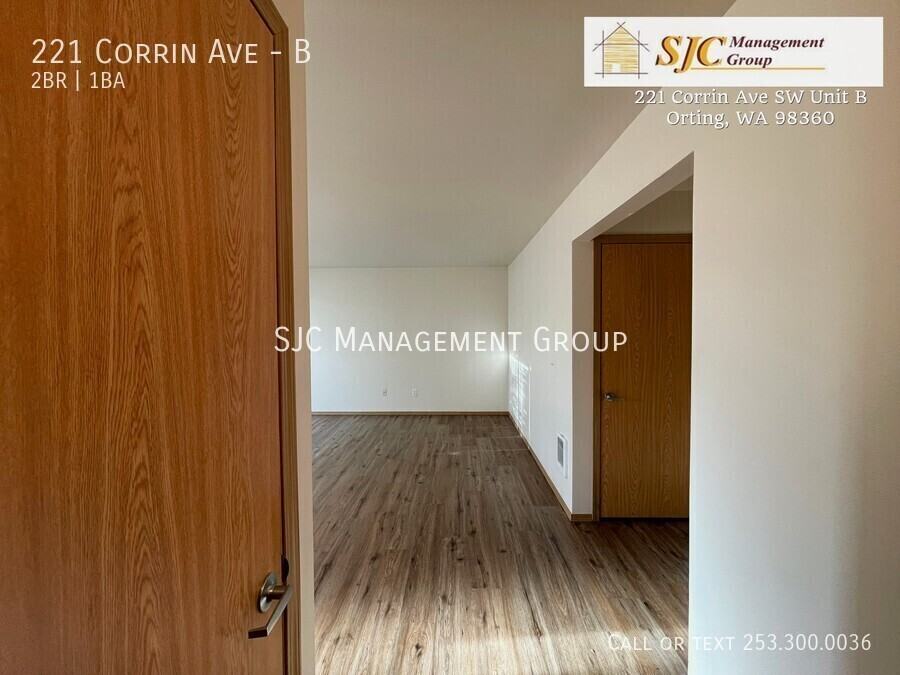 221 Corrin Ave Sw #B - Photo 4 of 17