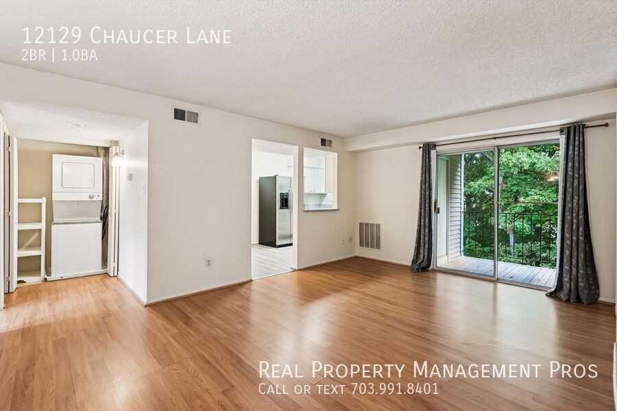 12129 Chaucer Ln - Photo 4 of 38