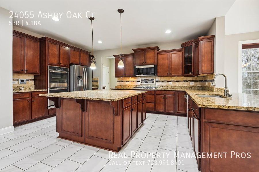 24055 Ashby Oak Ct - Photo 3 of 49