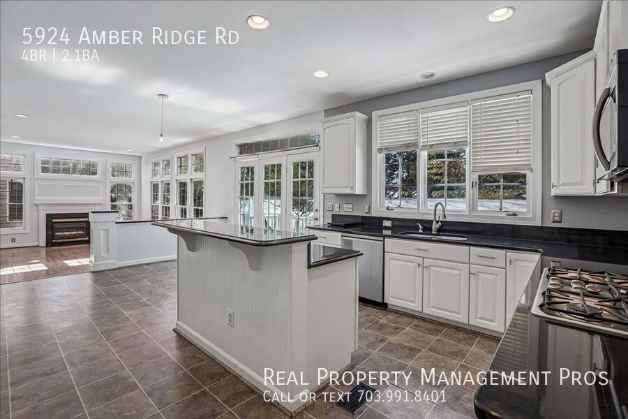 5924 Amber Ridge Rd - Photo 4 of 35