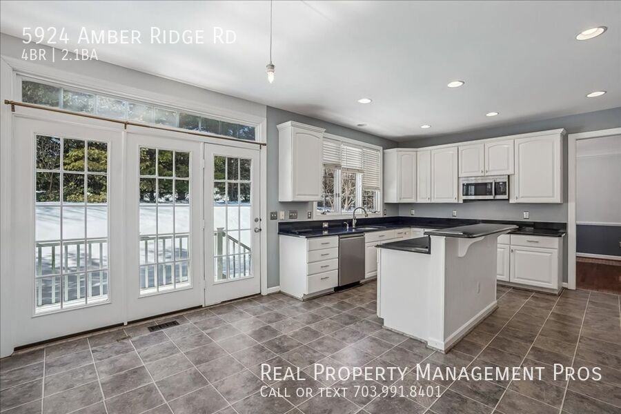 5924 Amber Ridge Rd - Photo 7 of 35