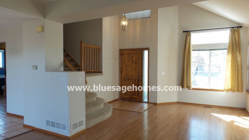 433 Oak Ln - Photo 2 of 17