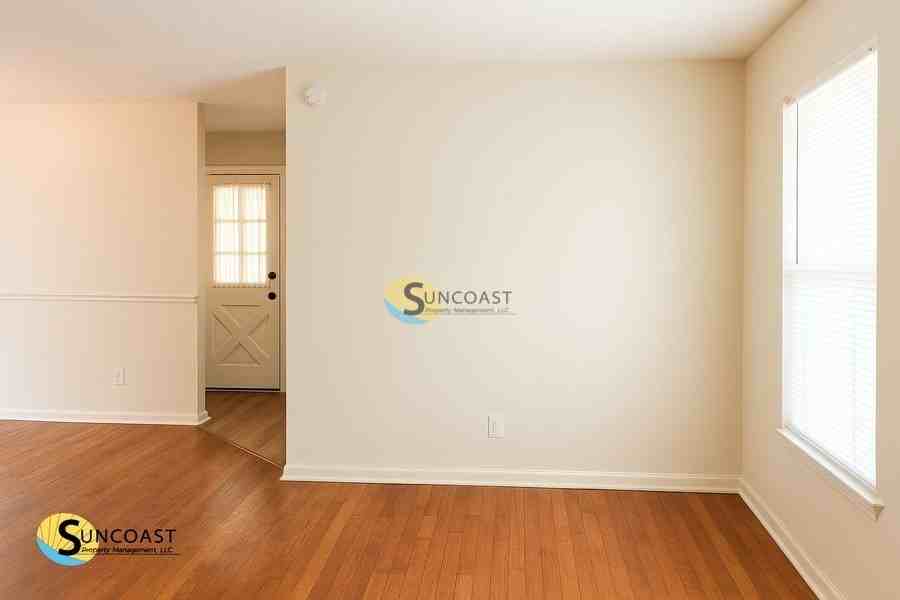 10310 Briarcliff Rd E - Photo 5 of 16