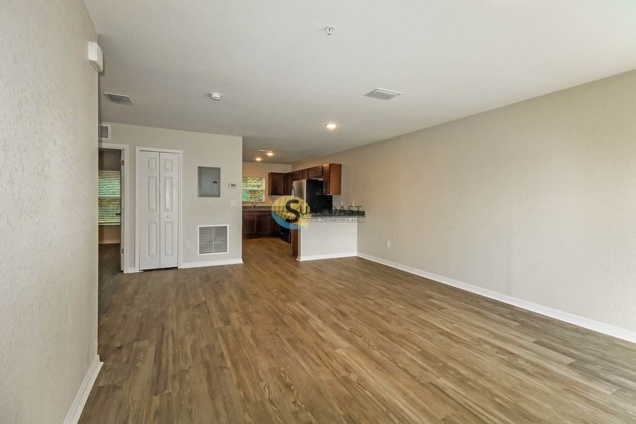 2103 Ne 78th Ln - Photo 4 of 22