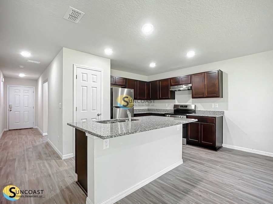 13 Plumtree Pl #B - Photo 4 of 24