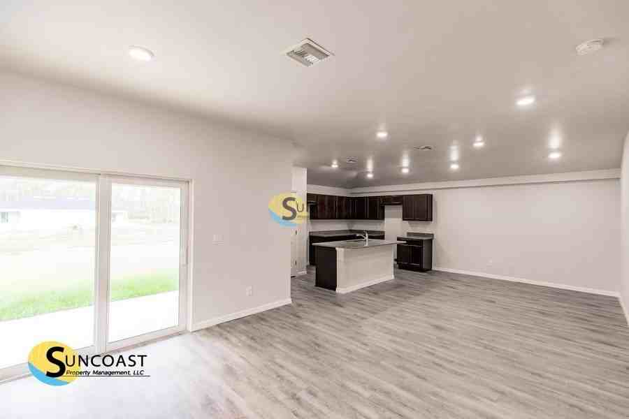 357 Greenbriar Blvd - Photo 2 of 16