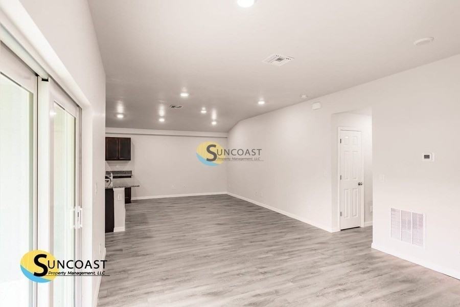 359 Greenbriar Blvd - Photo 3 of 15