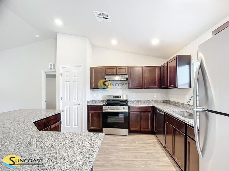 8608 N Gilovu Dr - Photo 3 of 39